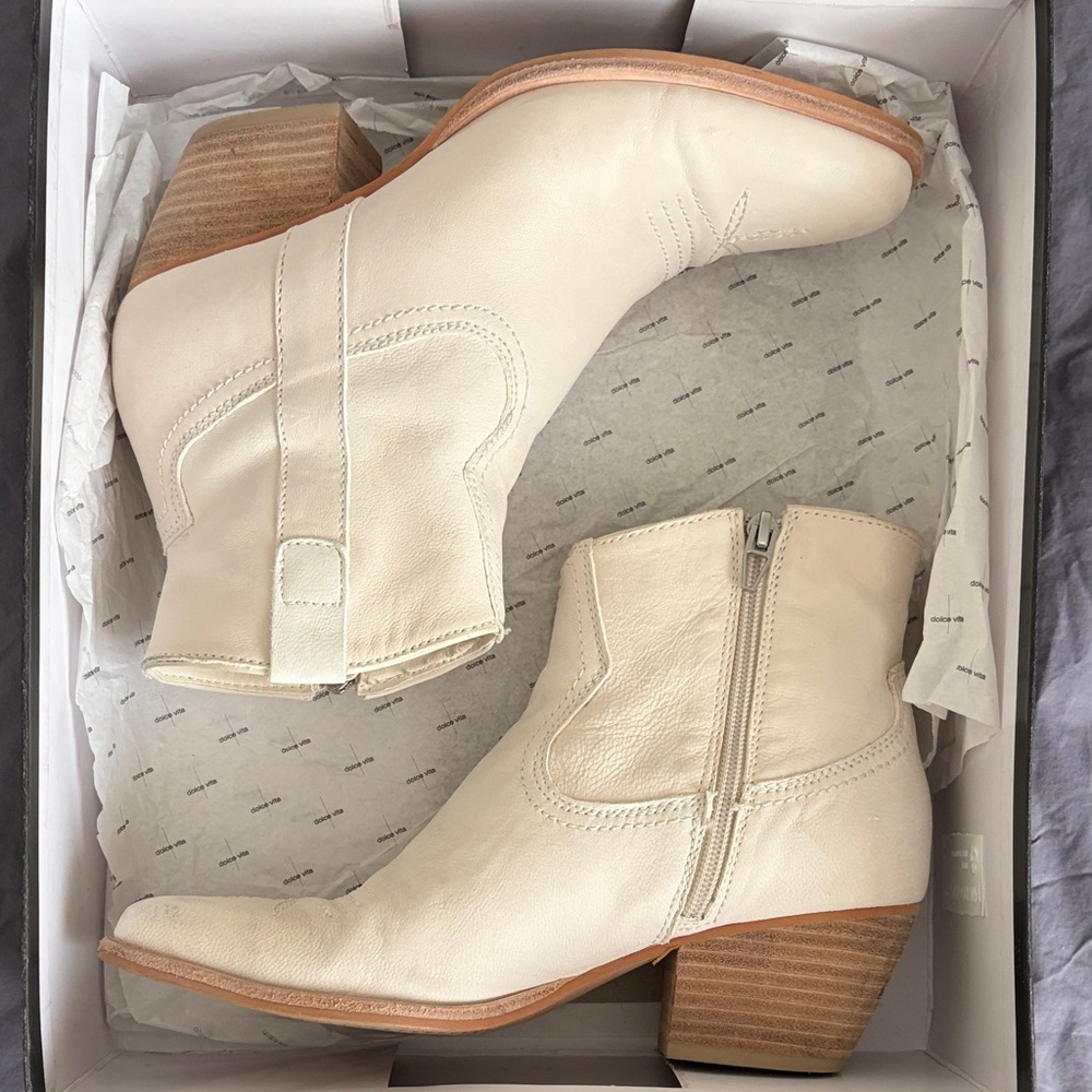 DV Silma Ivory Nubuck short cowboy bootie